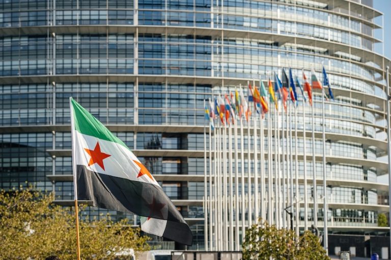 Pse kthimi i Sirisë në komunitetin ndërkombëtar ishte vendimi i duhur