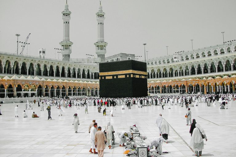 Haxhi 2025 përfundoj, Arabia Saudite do të rifillojë lëshimin e vizave të Umres nga sot