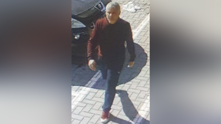Policia kërkon ndihmën e qytetarëve për identifikimin e personit të dyshuar për sulm ndaj një të miture në Prizren