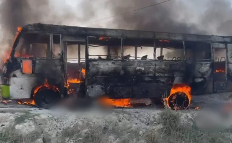 Digjen tre autobusë dhe një kamion në Koçan