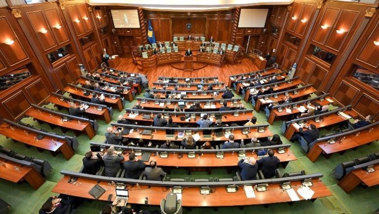 LVV zbaton aktgjykimin e Kushtetueses, por kandidatët e saj dështojnë të zgjidhen kryetarë të Kuvendit
