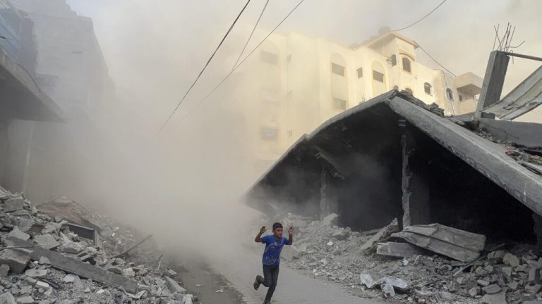 Të paktën 25 të vrarë në Gaza nga bombardimet izraelite të mëngjesit Të paktën 25 të vrarë në Gaza nga bombardimet izraelite të mëngjesit