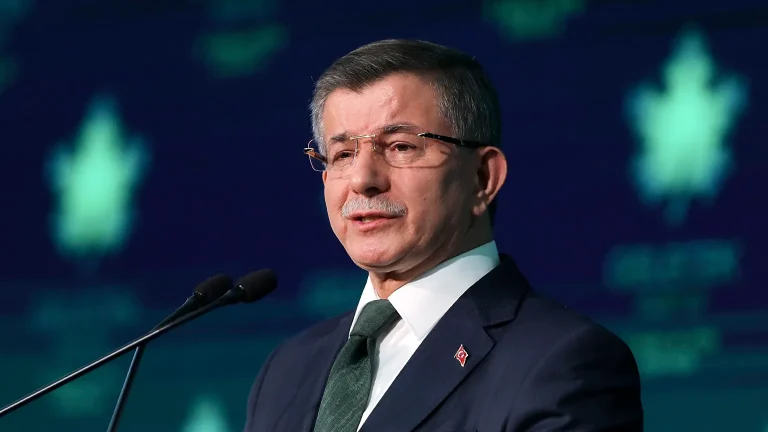 Një thirrje për liderët botërorë nga ish-kryeministri Davutogllu: OKB-ja duhet të veprojë urgjentisht për Gazën ose rrezikon kolapsin