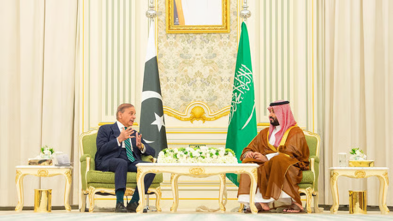 THE: A do të strehoheshit nën ombrellën bërthamore të Pakistanit?