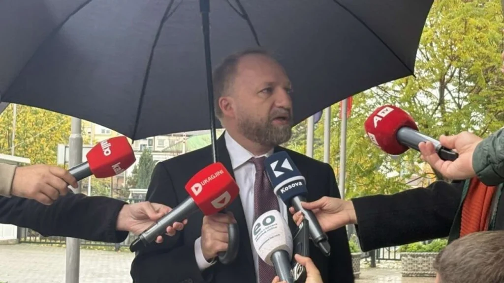 Tahiri: PDK nuk do të bëjë marrëveshje me LVV, Kurti mund të dështojë në Kuvend