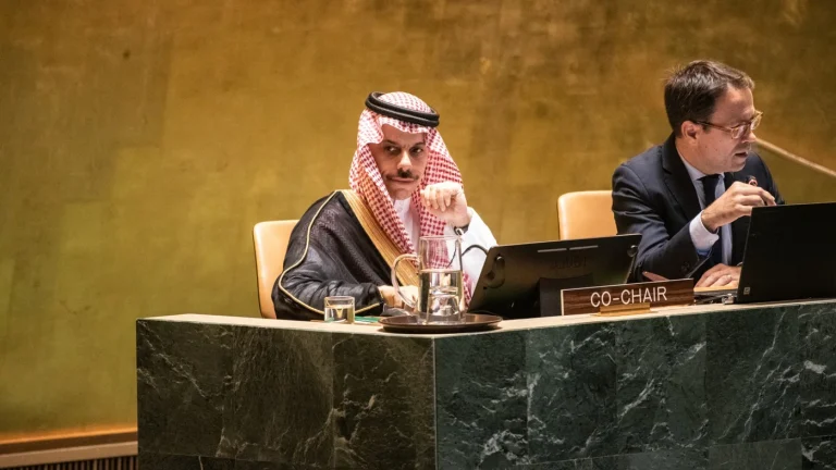 Arabia Saudite e sheh rolin e saj në Gaza në anashkalimin e Hamasit dhe financimin e Autoritetit Palestinez, zbulon një dokument
