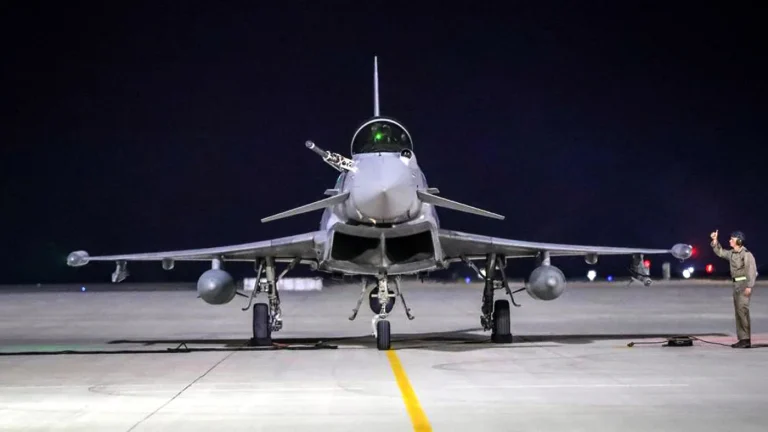 Vizita e kryeministrit britanik në Turqi pritet të finalizojë marrëveshjen miliarda dollarëshe për Eurofighter Vizita e kryeministrit britanik në Turqi pritet të finalizojë marrëveshjen miliarda dollarëshe për Eurofighter