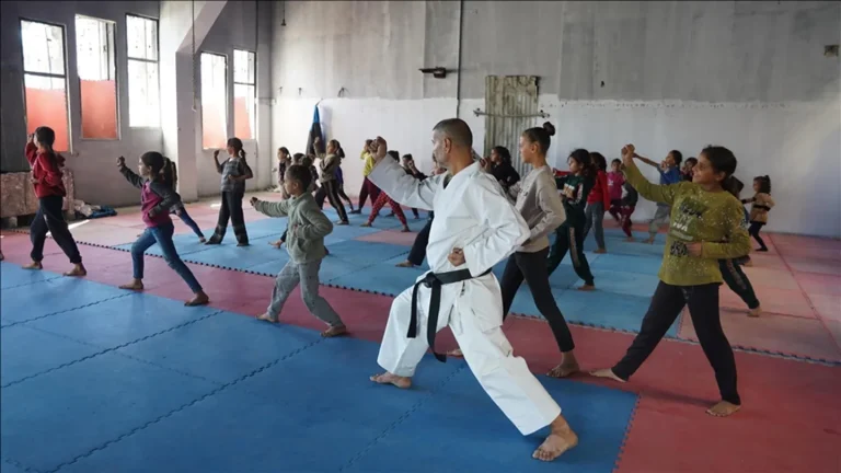 Trajnerë në Gaza ndihmojnë fëmijët të rimarrin veten përmes sporteve të vetëmbrojtjes