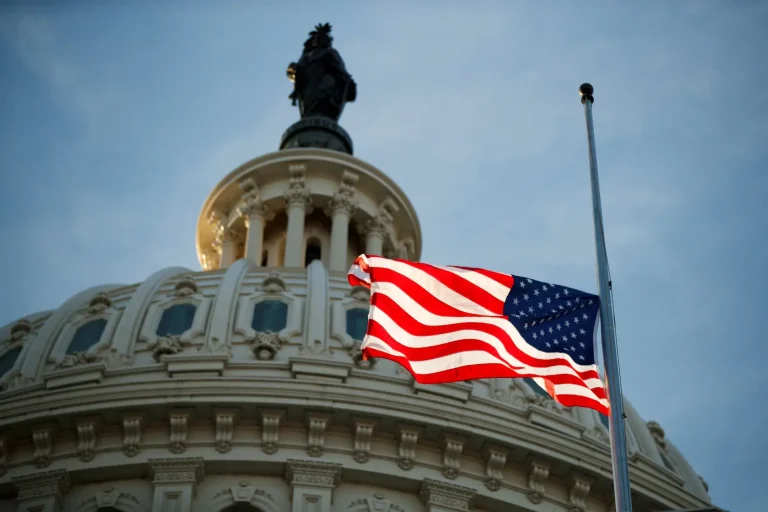 Rreth 30 ambasadorë amerikanë largohen si pjesë e politikës “America First”