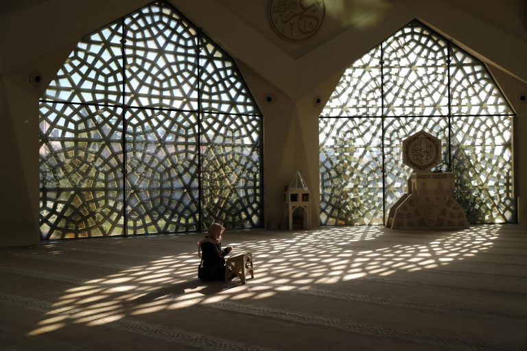 Aspekti komunikativ i artit islam: Teoria dhe zbatimi Aspekti komunikativ i artit islam: Teoria dhe zbatimi