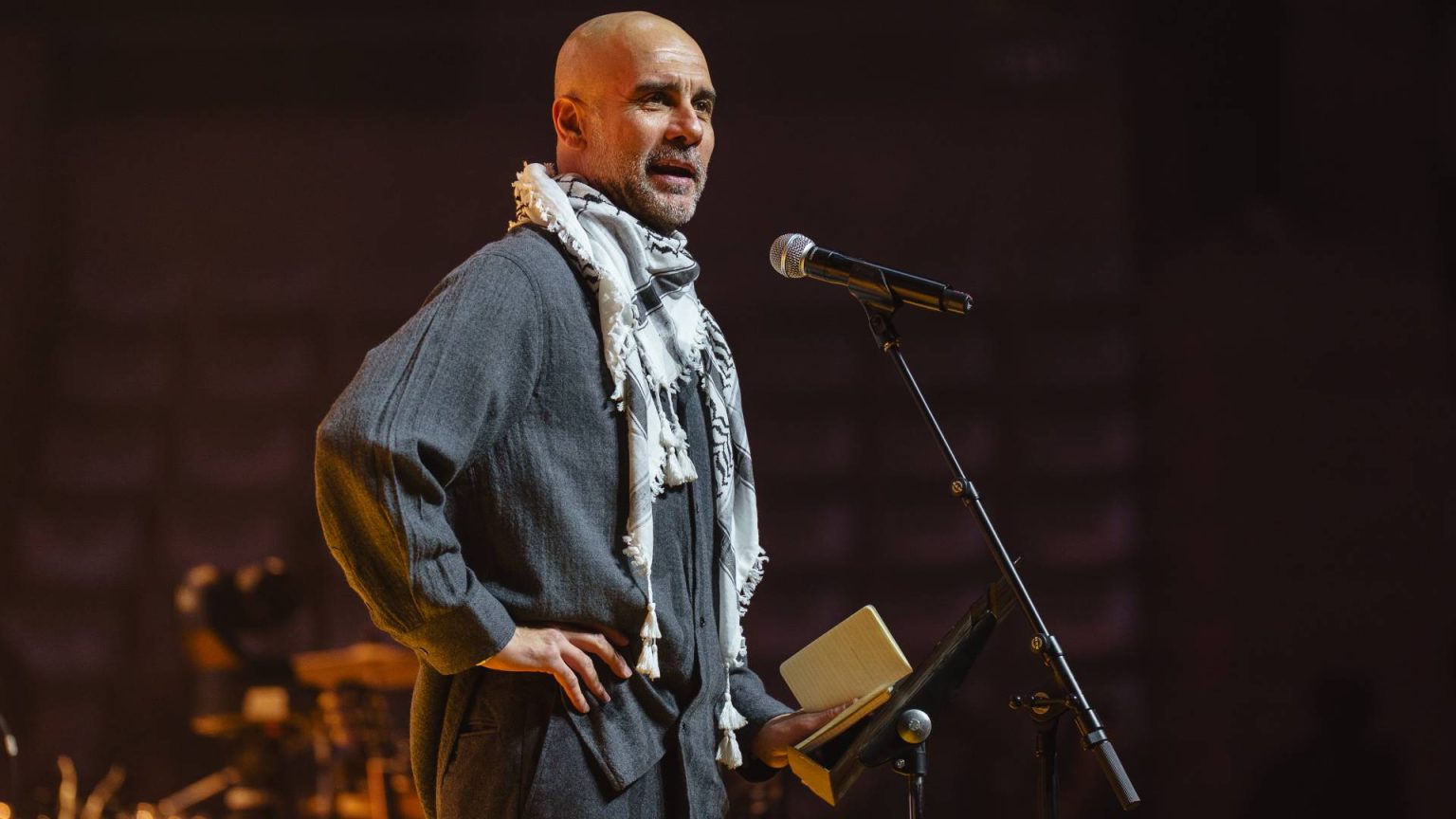 "Të fuqishmit pas gjenocidit izraelit janë frikacakë": Pep Guardiola drithëron botën me fjalimin për Palestinën