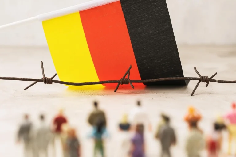 “Kthesë” në migracion apo padrejtësi? Sa funksionon realisht modeli gjerman për refugjatët nga zonat e luftës