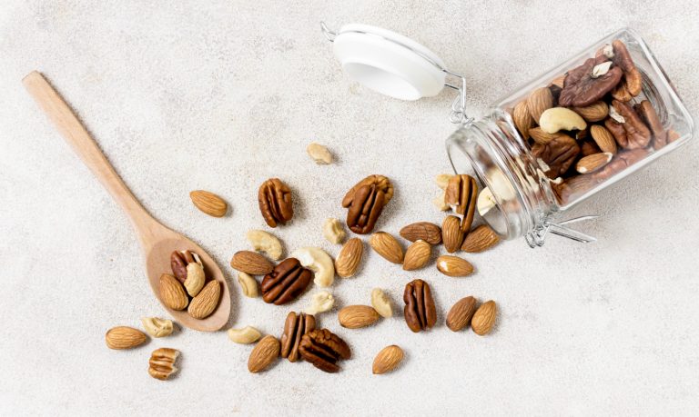 Arrat e zakonshme vs. arrat pekan: Cila ka më shumë Omega-3 dhe proteina?