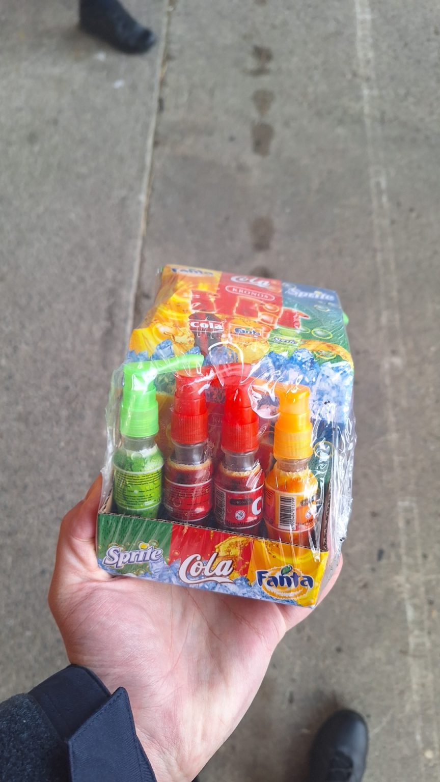 Dogana e Kosovës asgjëson mbi 146 mijë produkte të falsifikuara – ‘Cola’, ‘Fanta’ e ‘Sprite’