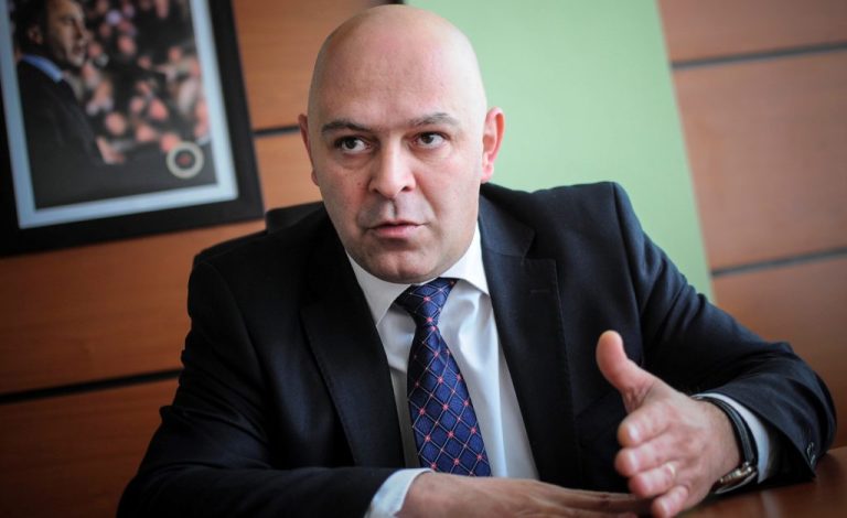 Ardian Gjini akuzon Kurtin për bllokim institucional dhe paralajmëron zgjedhje në dhjetor